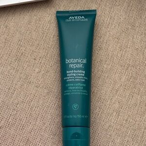 AVEDA Botanical Repair Bond-Building Styling Creme